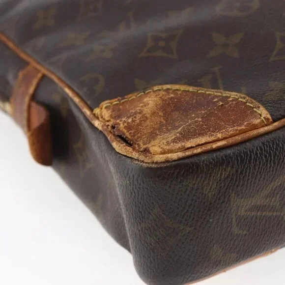 LOUIS VUITTON Monogram Porte Documents Voyage Business Bag